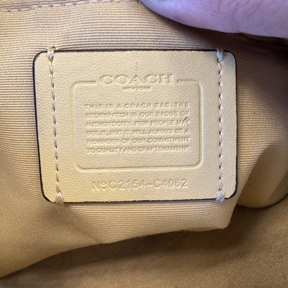 Women's Coach Vanilla Cream Tote Leather handbag purse with horse & carriage - Picture 8 of 15